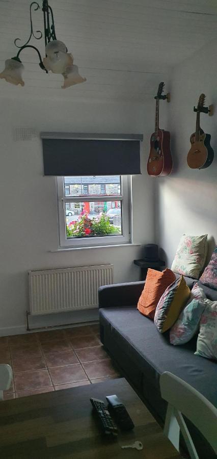 The Speak Easy Cottage Multyfarnham -Two Bedroom Exteriör bild